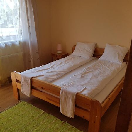 Aitinlauvas Hotel Tīreļi Eksteriør billede