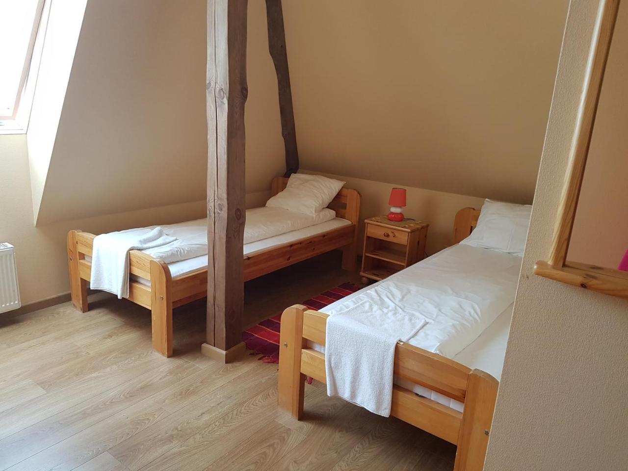Aitinlauvas Hotel Tīreļi Eksteriør billede