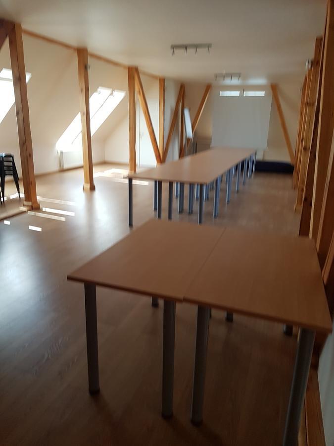 Aitinlauvas Hotel Tīreļi Eksteriør billede