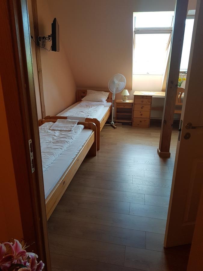 Aitinlauvas Hotel Tīreļi Eksteriør billede