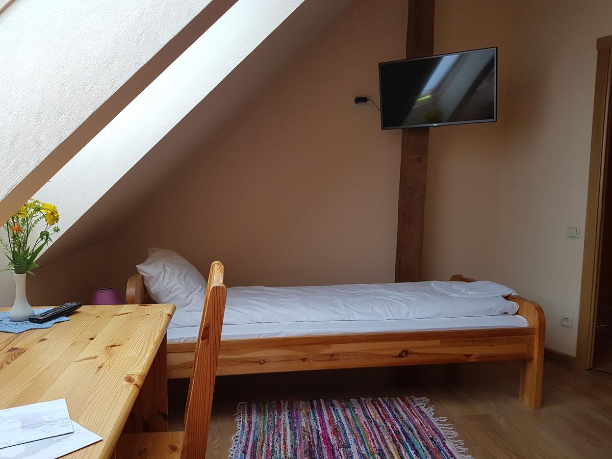 Aitinlauvas Hotel Tīreļi Eksteriør billede
