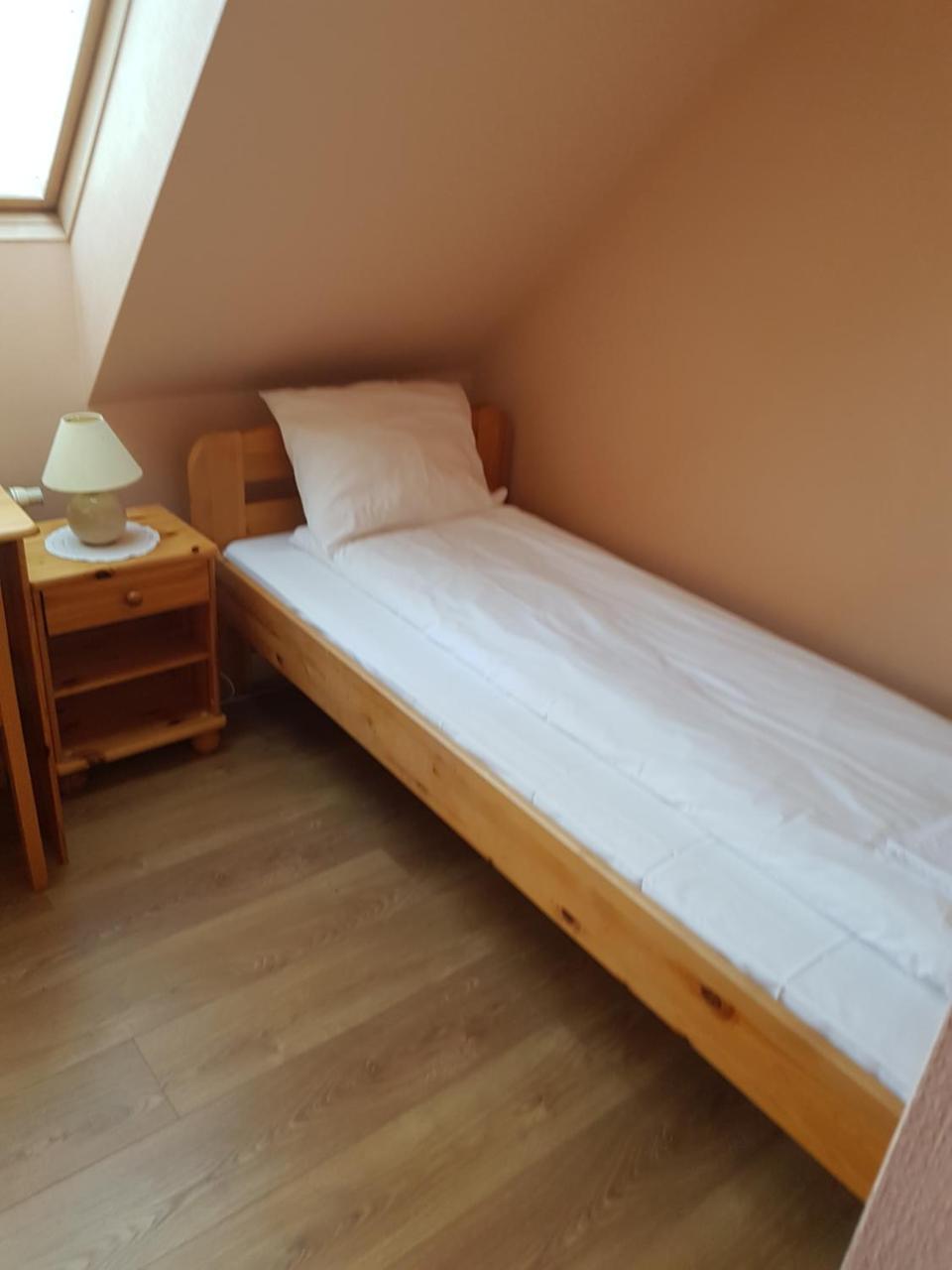 Aitinlauvas Hotel Tīreļi Eksteriør billede