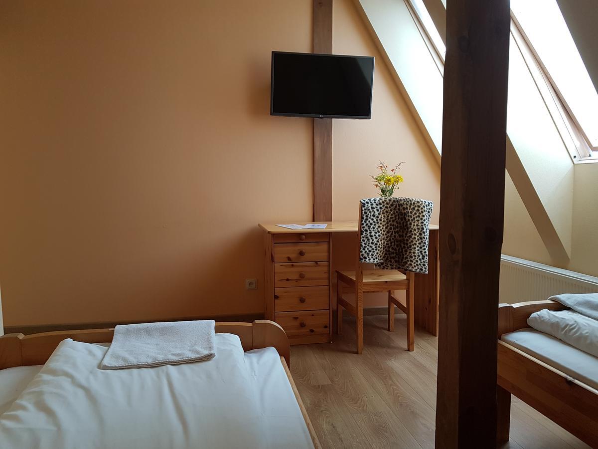 Aitinlauvas Hotel Tīreļi Eksteriør billede