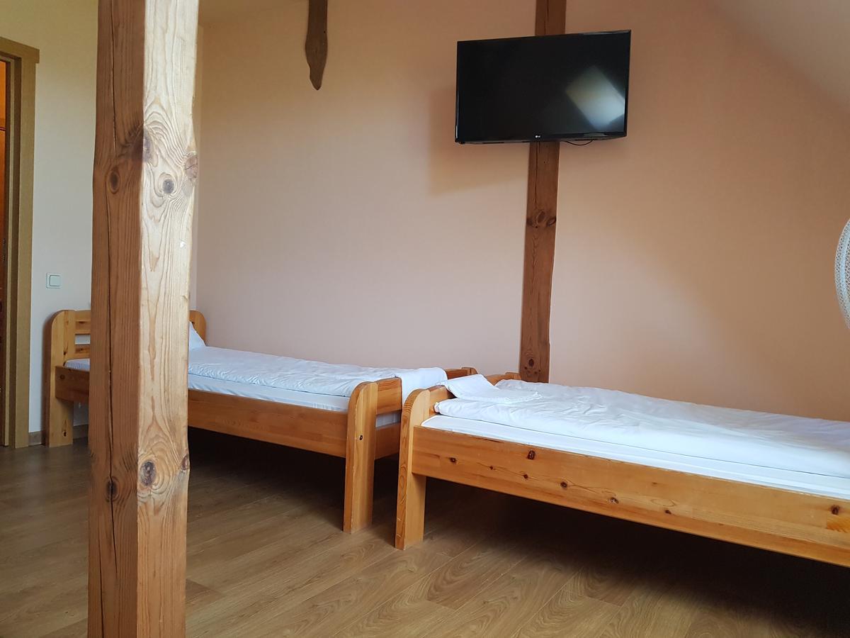 Aitinlauvas Hotel Tīreļi Eksteriør billede