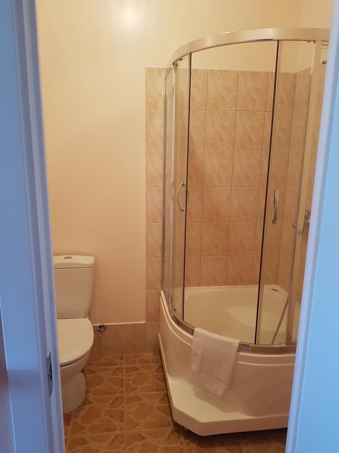 Aitinlauvas Hotel Tīreļi Eksteriør billede